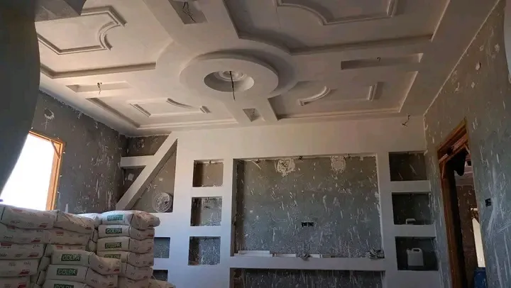 بلاط. فايونس وحارس أمن